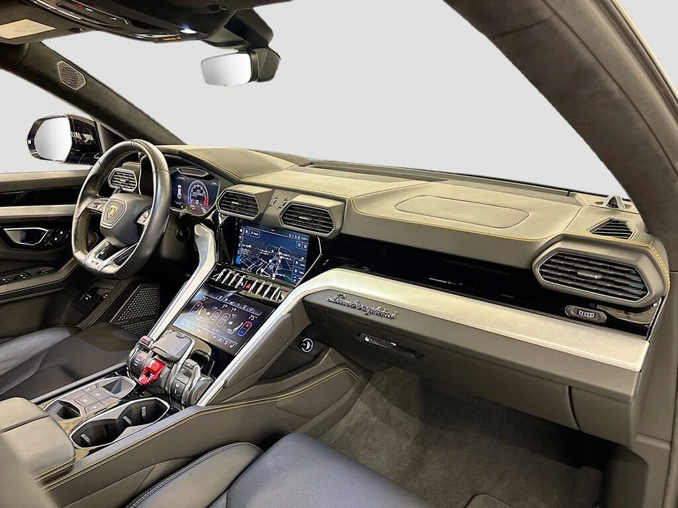 2021 Lamborghini Urus - Image 14 of 31