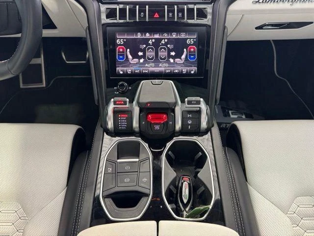 2021 Lamborghini Urus - Image 19 of 28