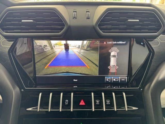 2021 Lamborghini Urus - Image 23 of 28