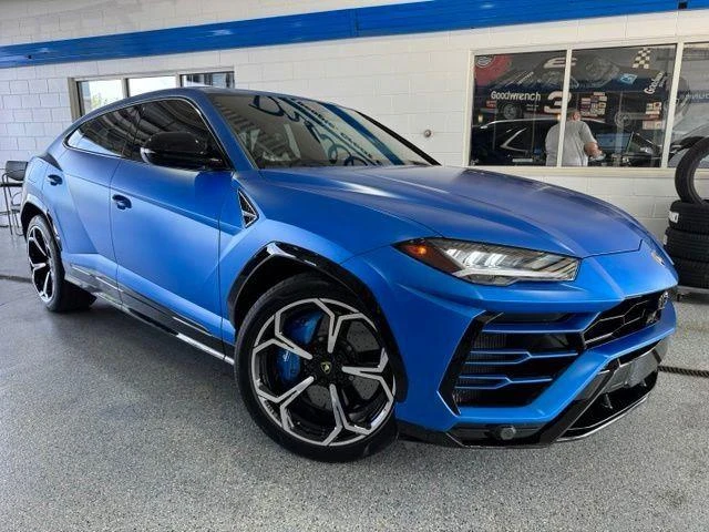 2021 Lamborghini Urus - Image 2 of 28