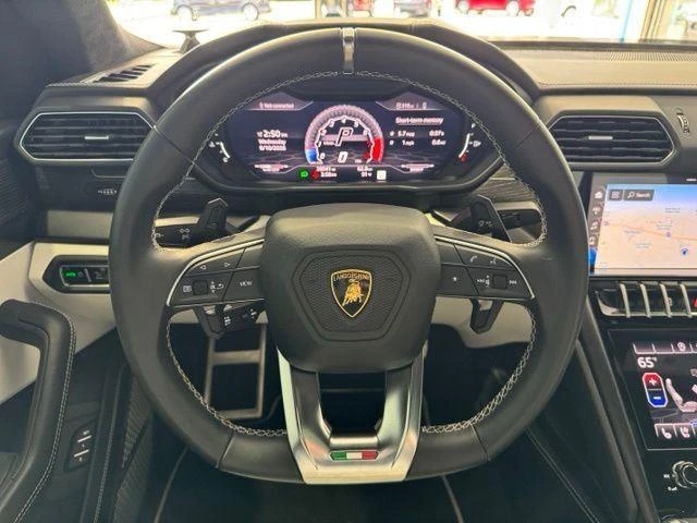 2021 Lamborghini Urus - Image 17 of 28
