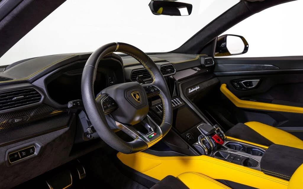 2021 Lamborghini Urus - Image 16 of 23