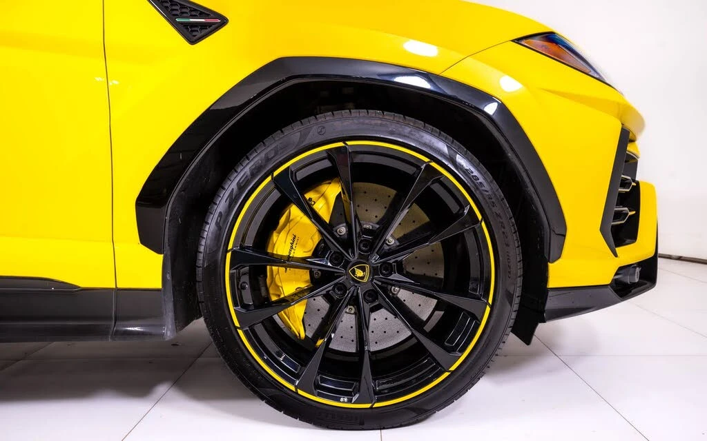 2021 Lamborghini Urus - Image 13 of 23