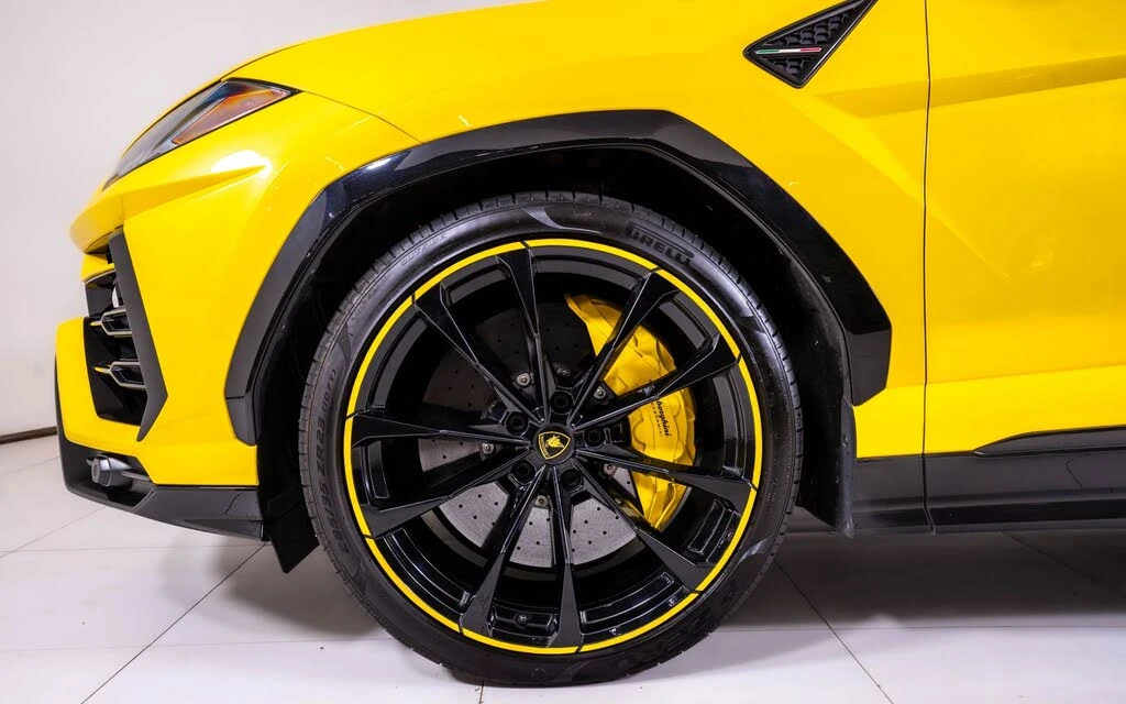 2021 Lamborghini Urus - Image 10 of 23