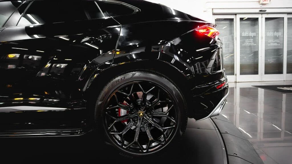 2021 Lamborghini Urus - Image 13 of 31
