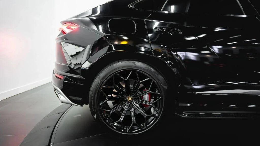 2021 Lamborghini Urus - Image 10 of 31