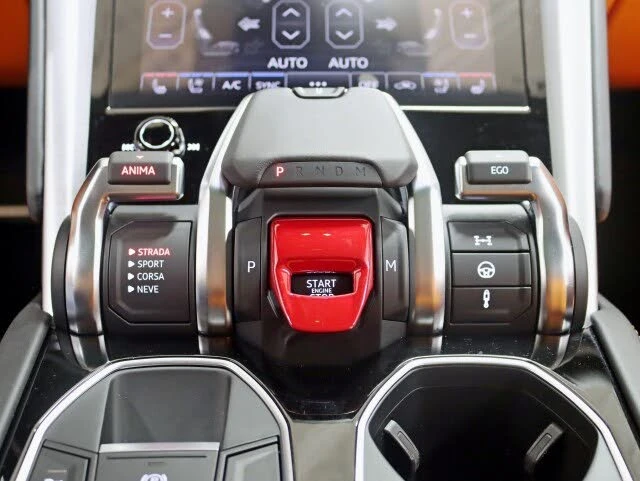 2021 Lamborghini Urus - Image 25 of 31