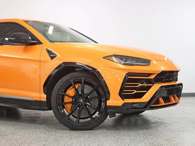 2021 Lamborghini Urus - Image 2 of 31