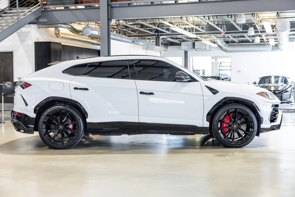 2021 Lamborghini Urus - Image 7 of 31