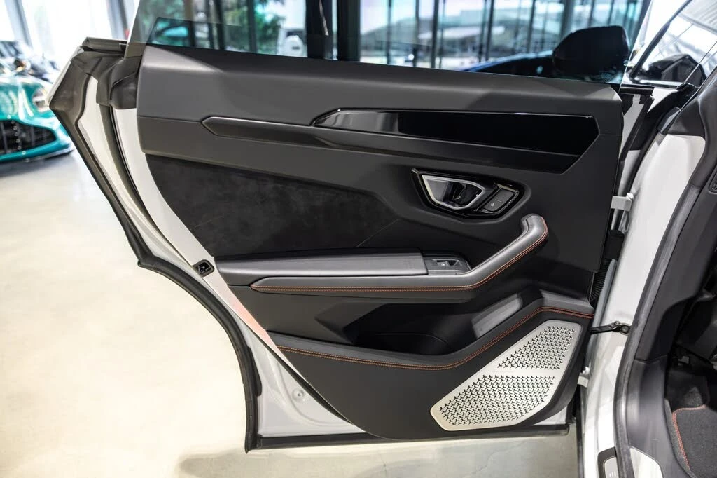 2021 Lamborghini Urus - Image 29 of 31