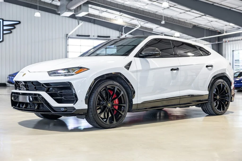 2021 Lamborghini Urus - Image 2 of 31