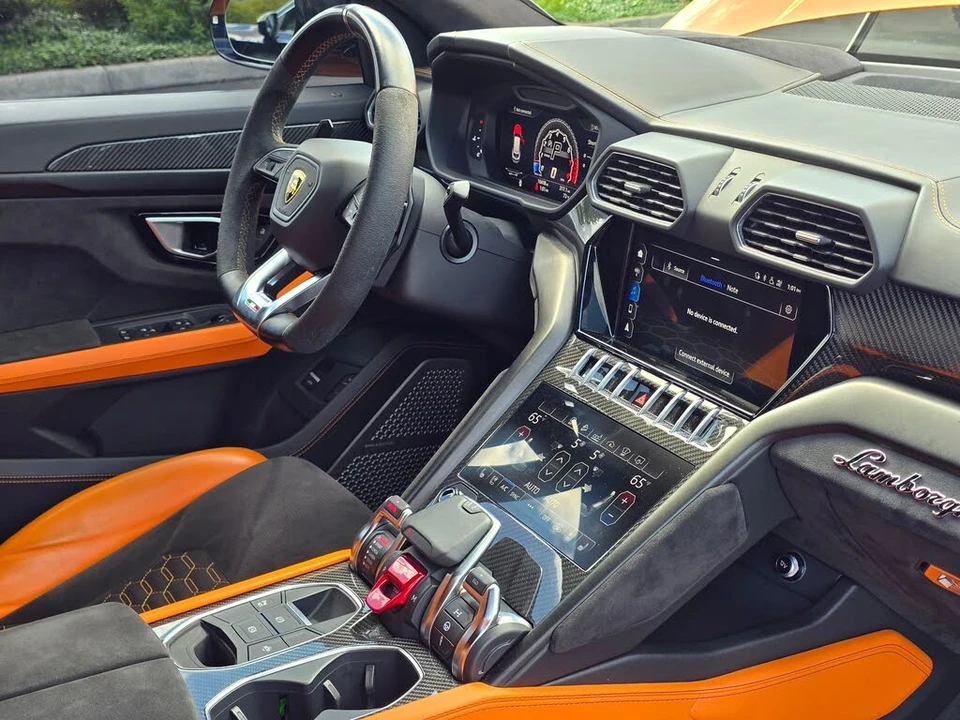 2021 Lamborghini Urus - Image 28 of 31