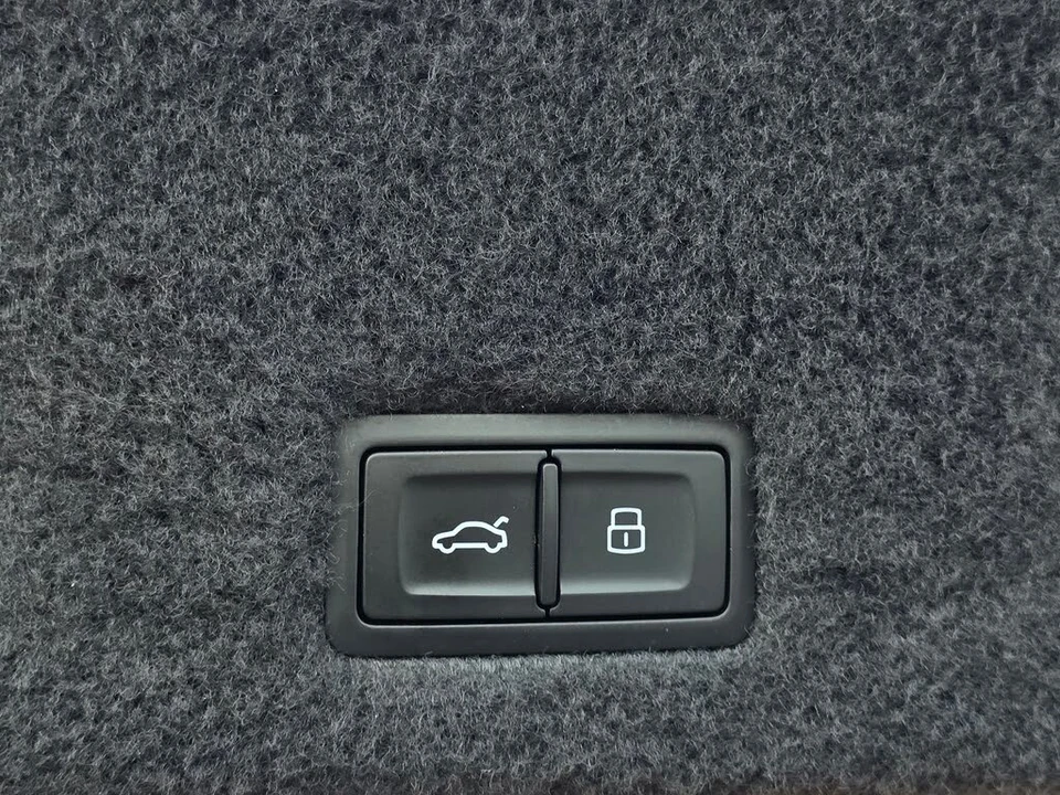 2021 Lamborghini Urus - Image 23 of 31