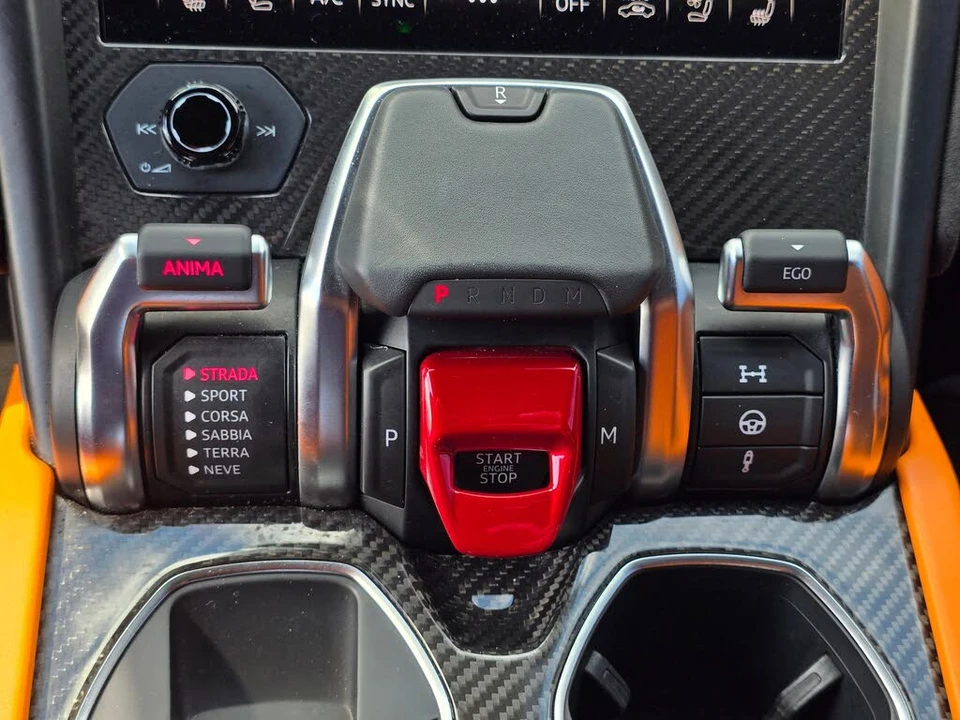 2021 Lamborghini Urus - Image 15 of 31