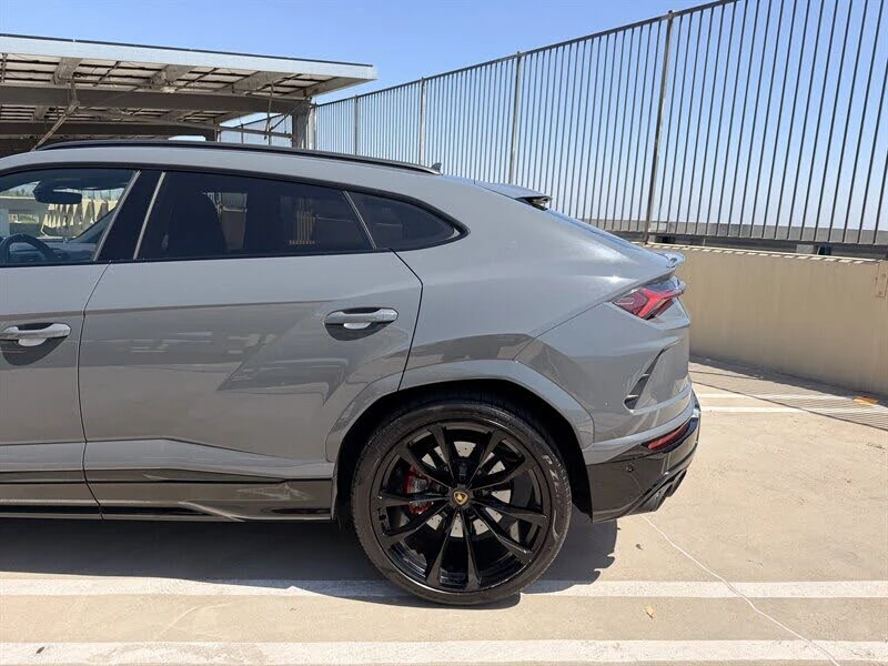 2021 Lamborghini Urus - Image 14 of 31
