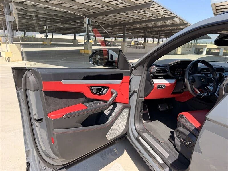 2021 Lamborghini Urus - Image 18 of 31