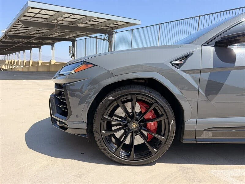 2021 Lamborghini Urus - Image 16 of 31