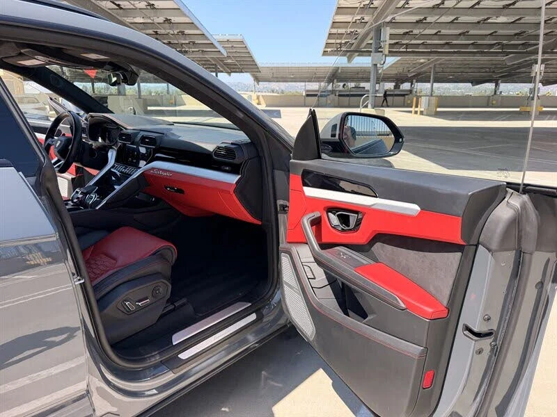 2021 Lamborghini Urus - Image 24 of 31