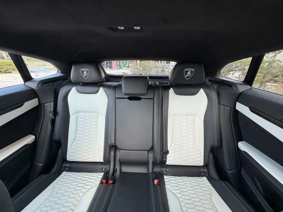2021 Lamborghini Urus - Image 27 of 31