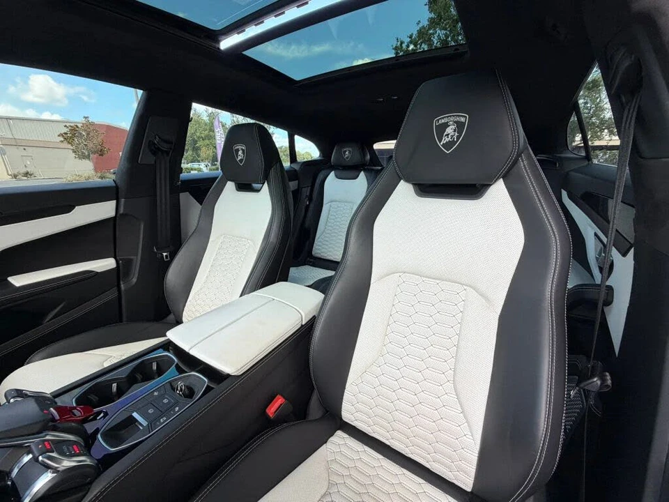 2021 Lamborghini Urus - Image 26 of 31