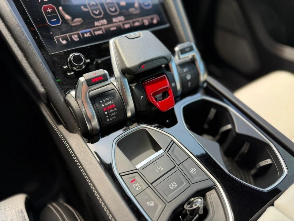 2021 Lamborghini Urus - Image 23 of 31