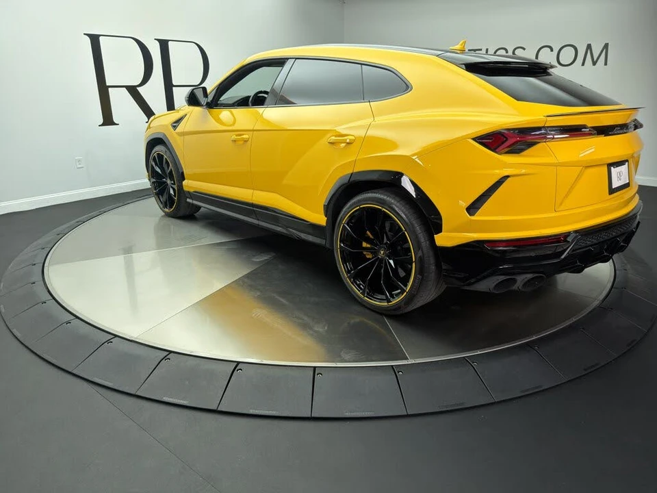 2021 Lamborghini Urus - Image 4 of 26