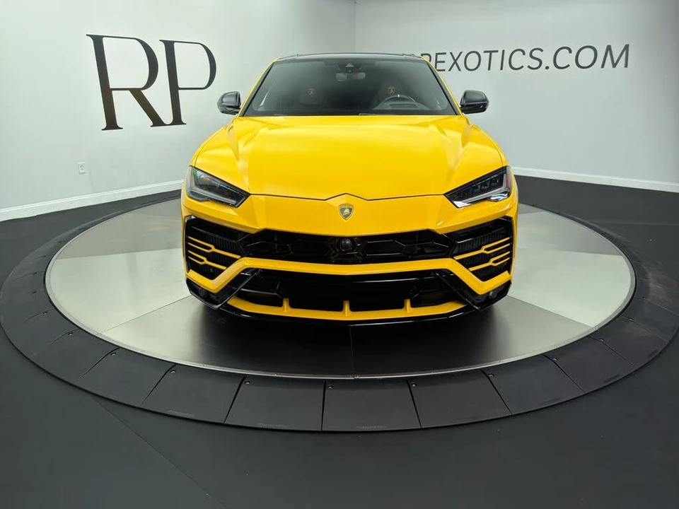 2021 Lamborghini Urus - Image 2 of 26
