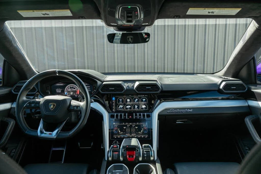 2021 Lamborghini Urus - Image 29 of 31