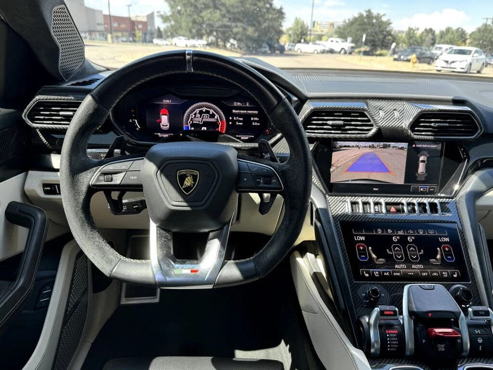 2021 Lamborghini Urus - Image 29 of 31