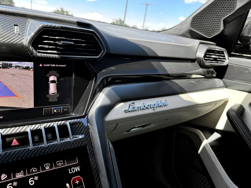 2021 Lamborghini Urus - Image 25 of 31