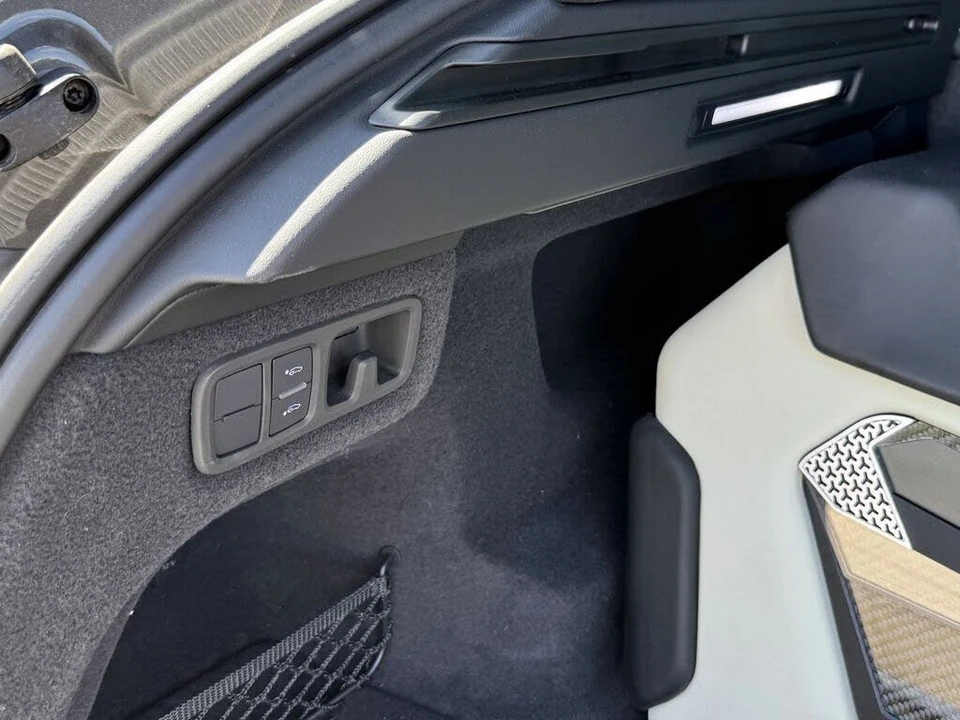 2021 Lamborghini Urus - Image 13 of 31