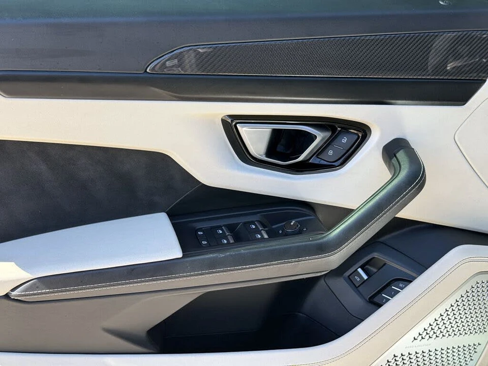 2021 Lamborghini Urus - Image 19 of 31