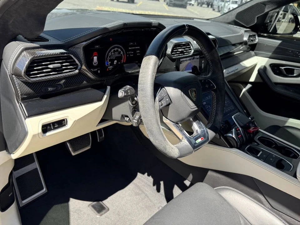 2021 Lamborghini Urus - Image 24 of 31