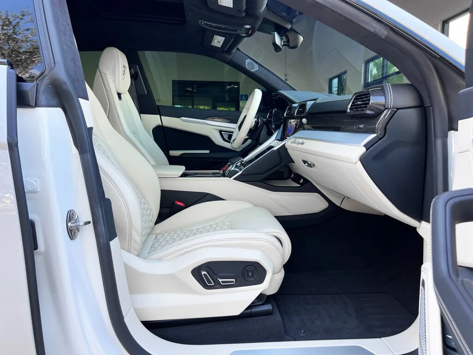 2021 Lamborghini Urus - Image 21 of 31