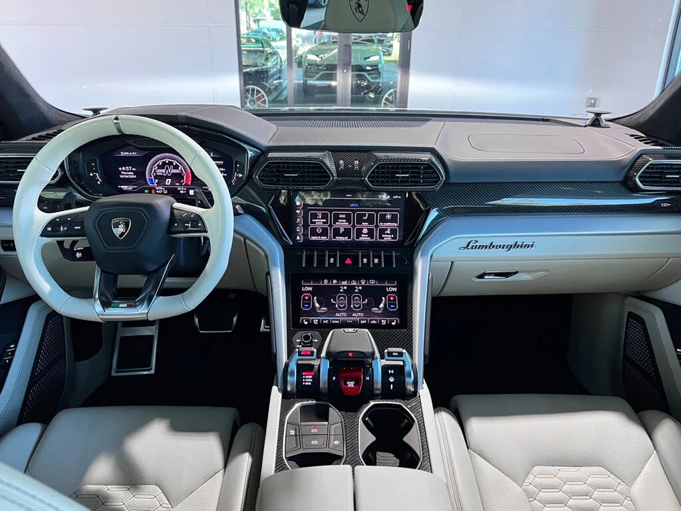 2021 Lamborghini Urus - Image 18 of 31
