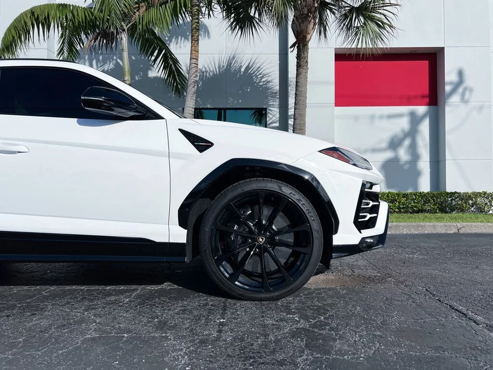 2021 Lamborghini Urus - Image 13 of 31
