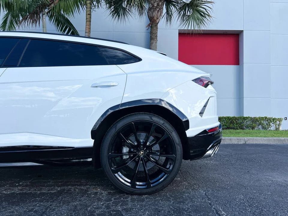 2021 Lamborghini Urus - Image 22 of 31