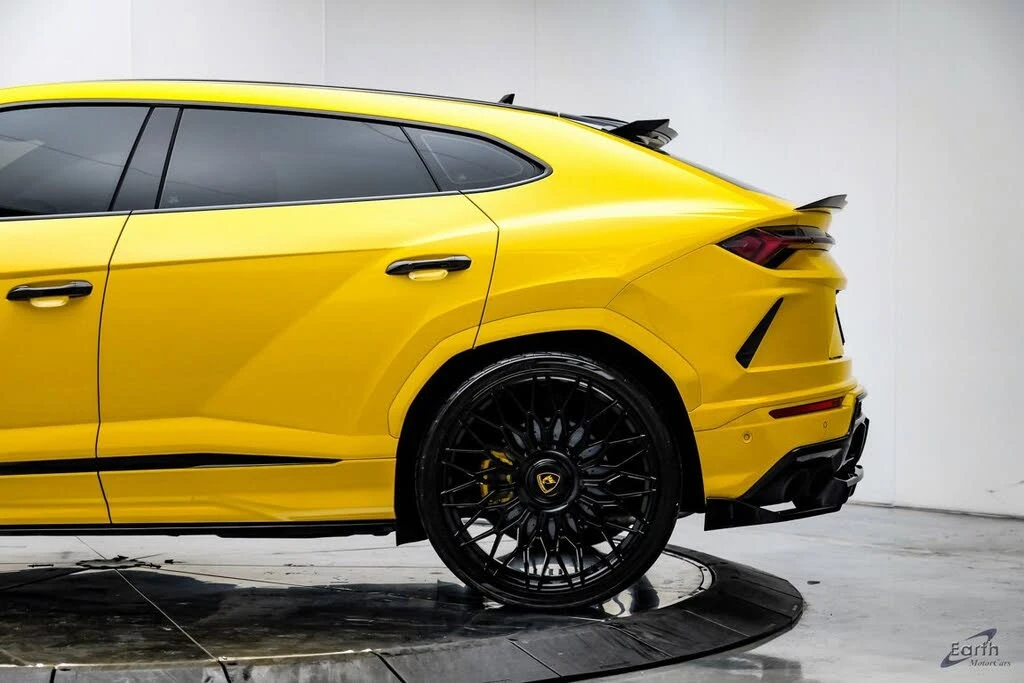 2021 Lamborghini Urus - Image 11 of 31