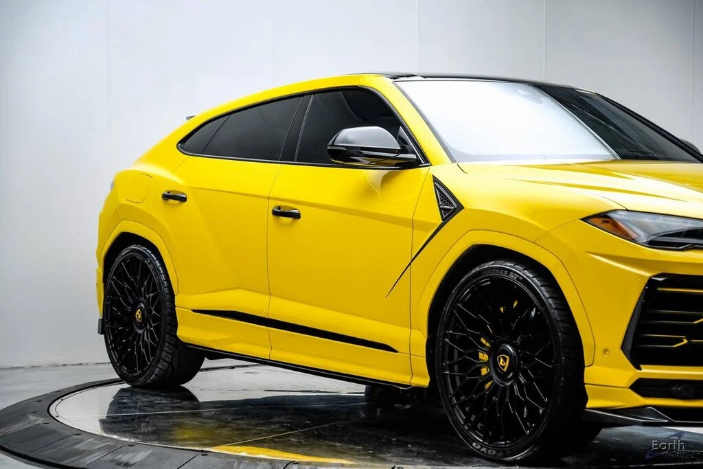 2021 Lamborghini Urus - Image 28 of 31