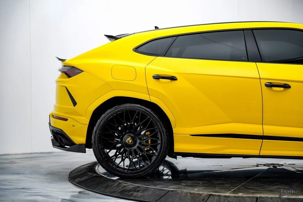 2021 Lamborghini Urus - Image 23 of 31