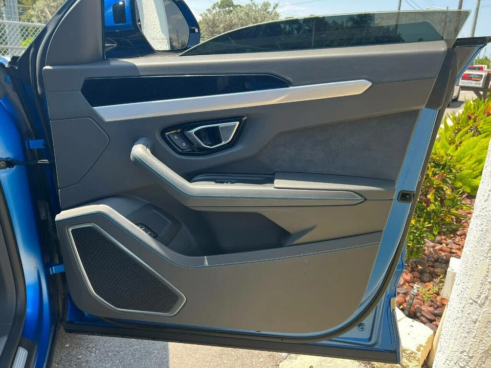 2021 Lamborghini Urus - Image 14 of 31