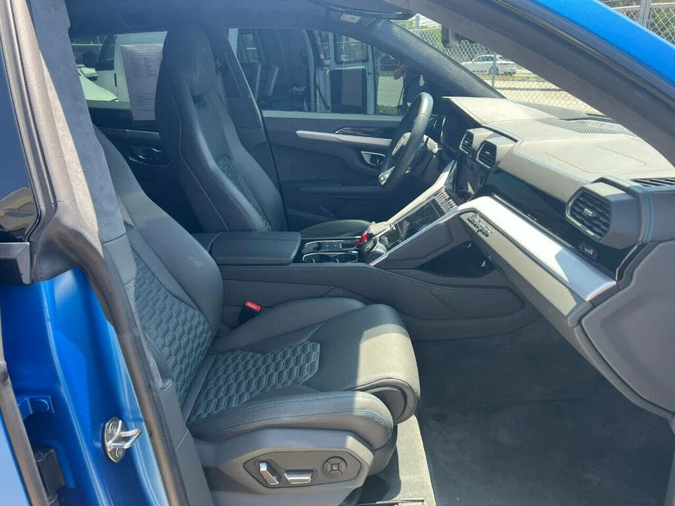 2021 Lamborghini Urus - Image 10 of 31