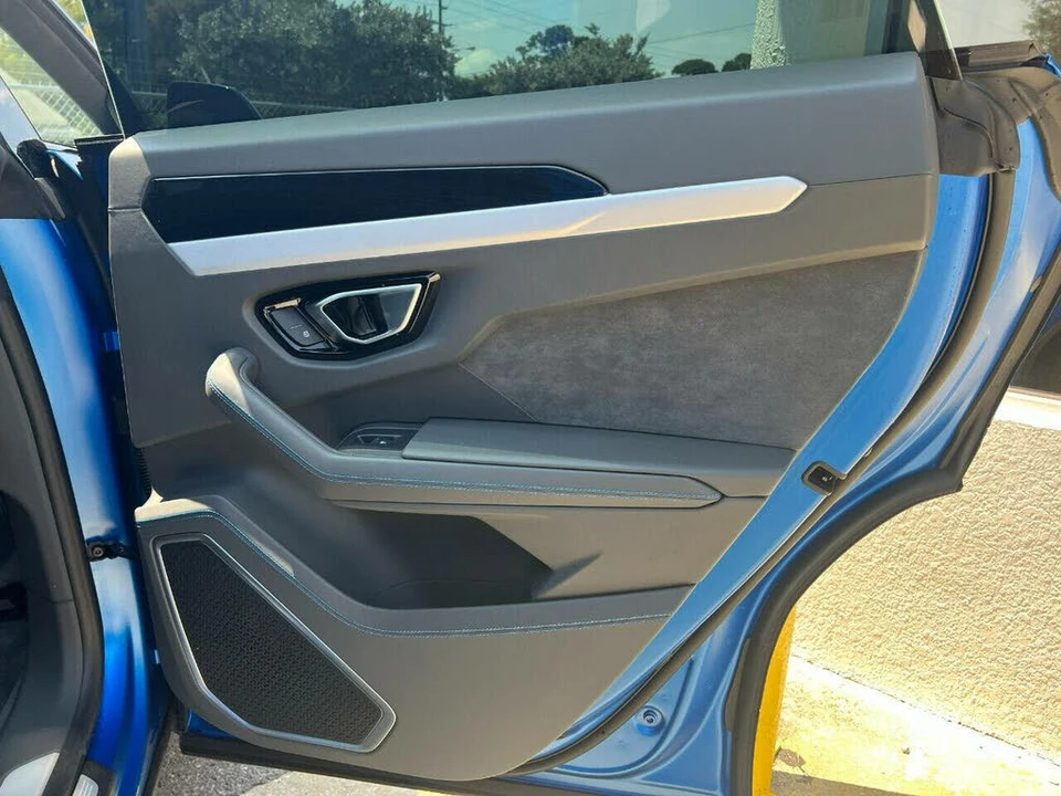 2021 Lamborghini Urus - Image 13 of 31