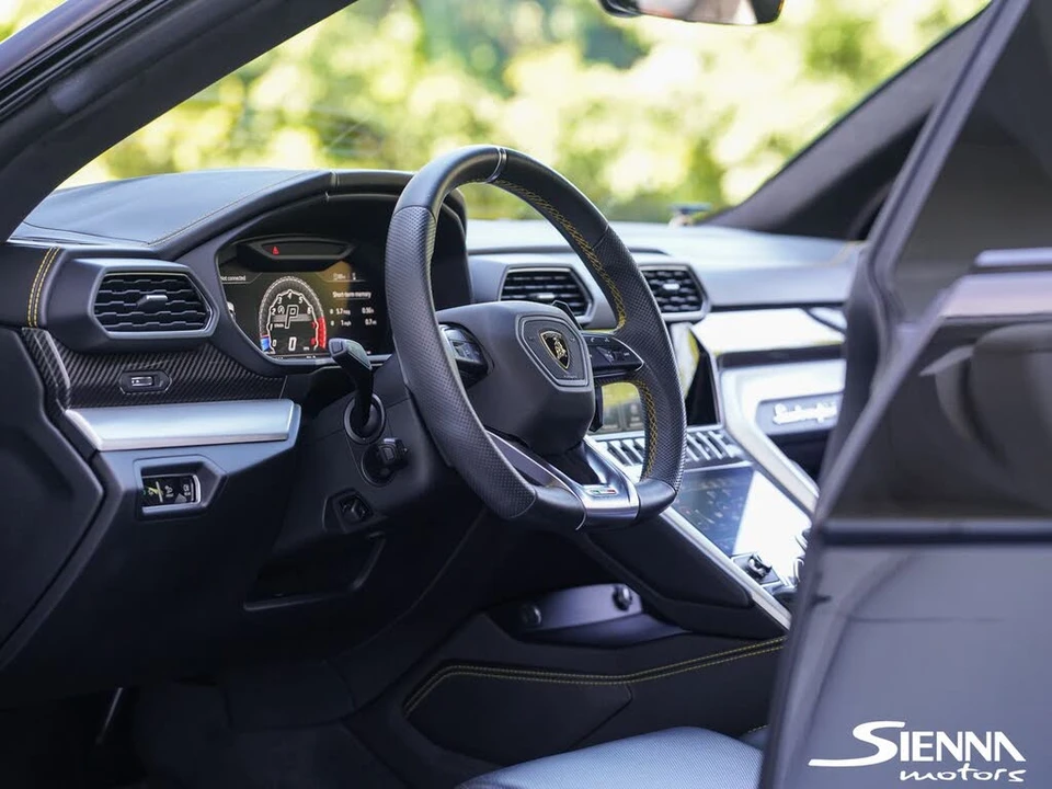 2021 Lamborghini Urus - Image 3 of 31
