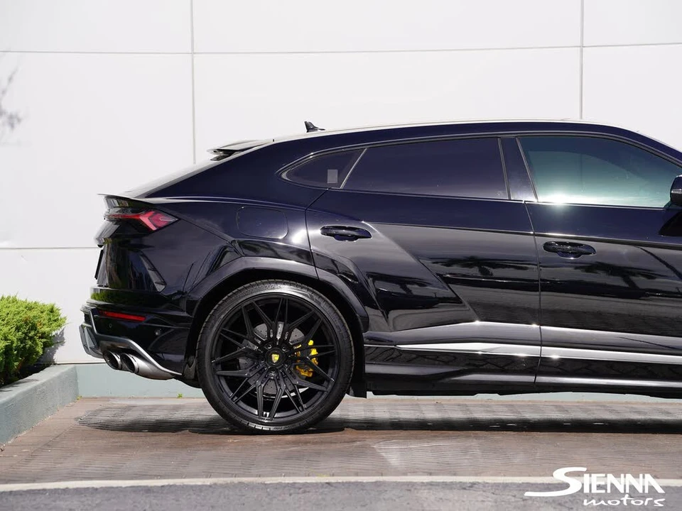 2021 Lamborghini Urus - Image 23 of 31
