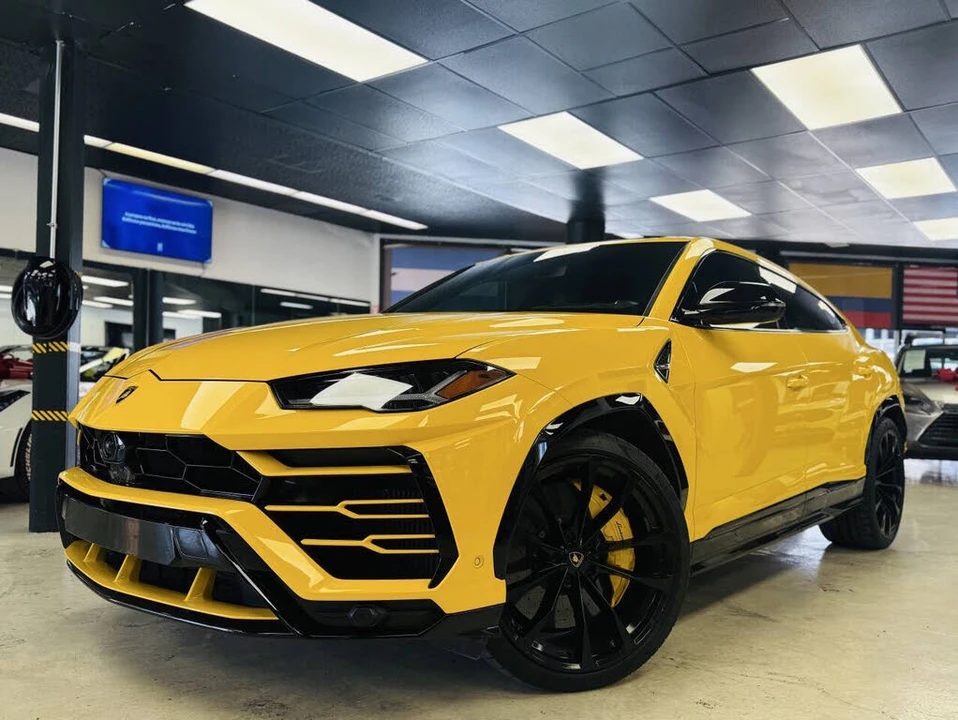 2021 Lamborghini Urus - Image 2 of 25