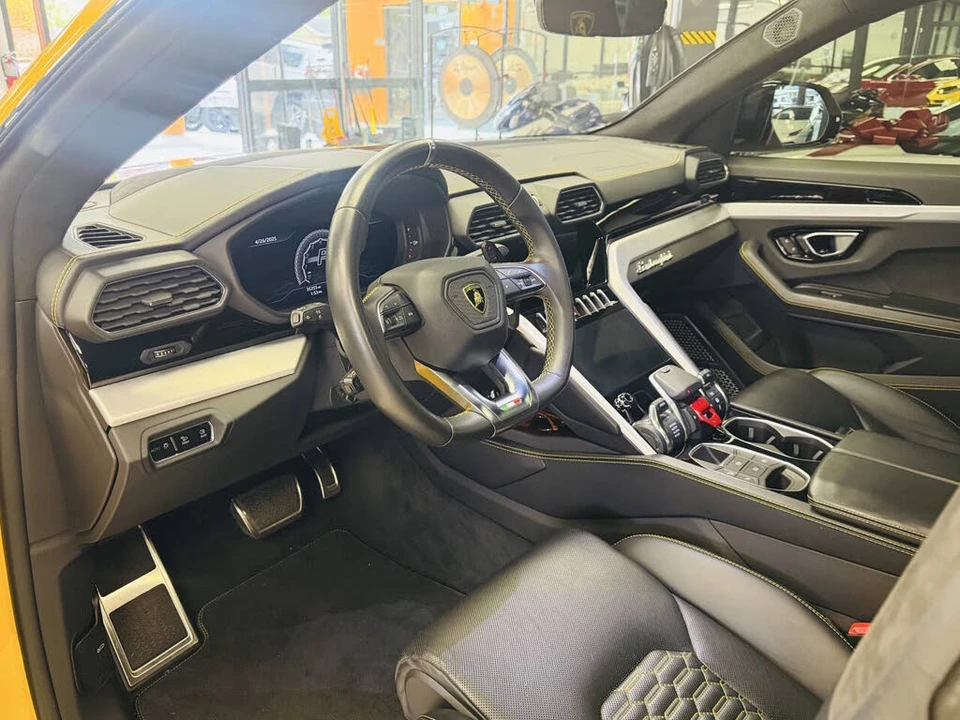 2021 Lamborghini Urus - Image 17 of 25