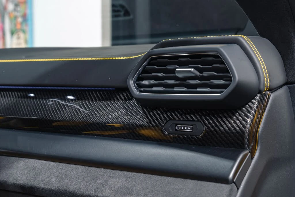 2021 Lamborghini Urus - Image 14 of 31