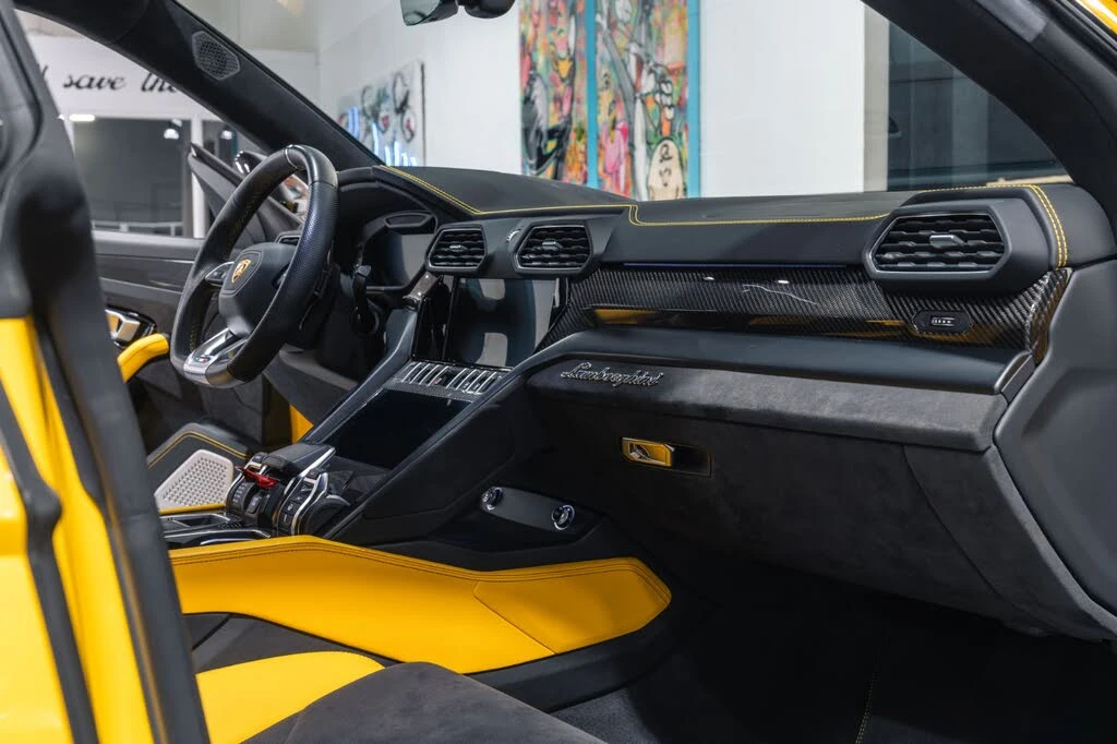 2021 Lamborghini Urus - Image 29 of 31