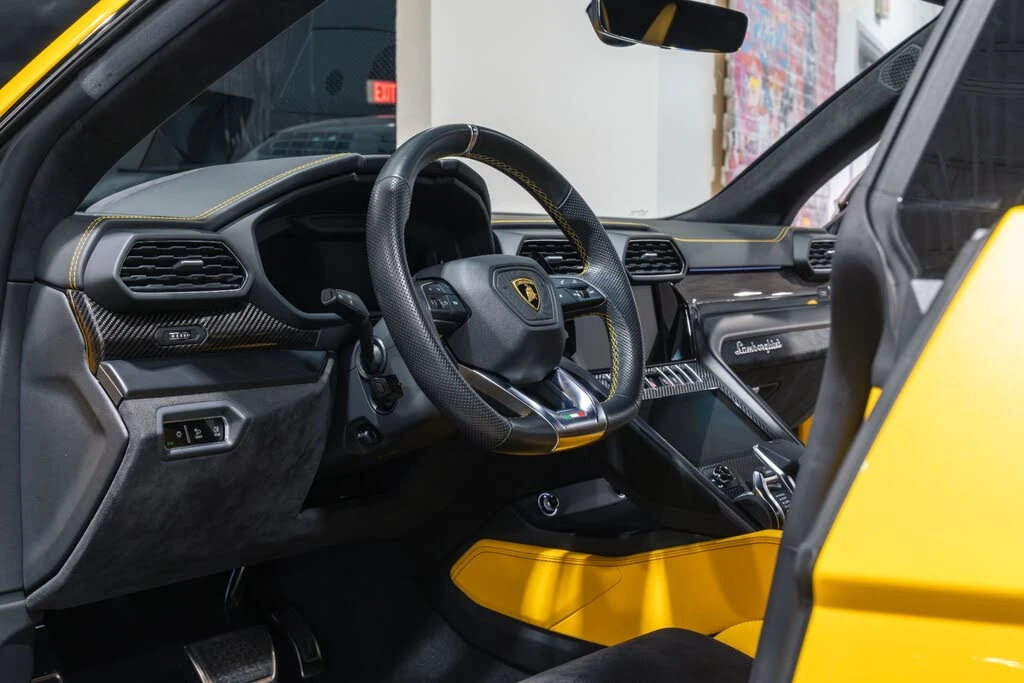 2021 Lamborghini Urus - Image 10 of 31